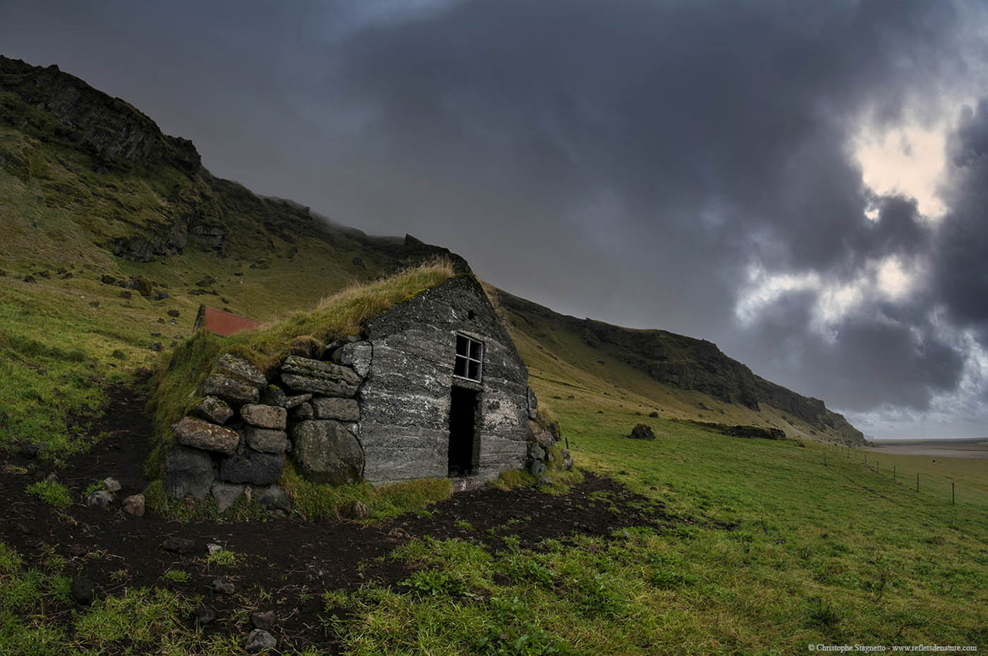 icelandic farm loading=