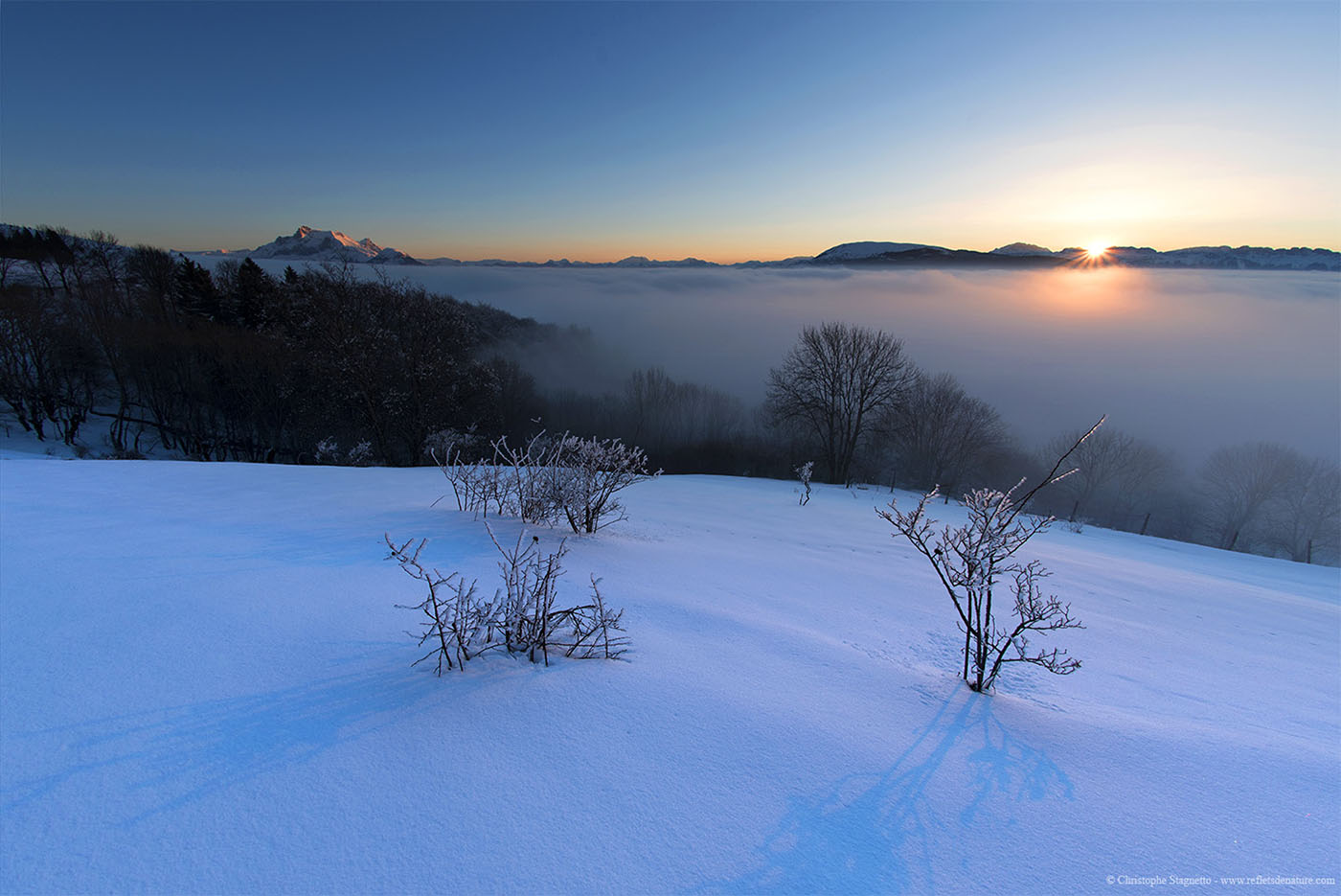 mer de nuages hiver loading=